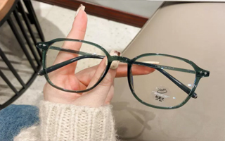  ,华为智能眼镜2代怎么换镜片？